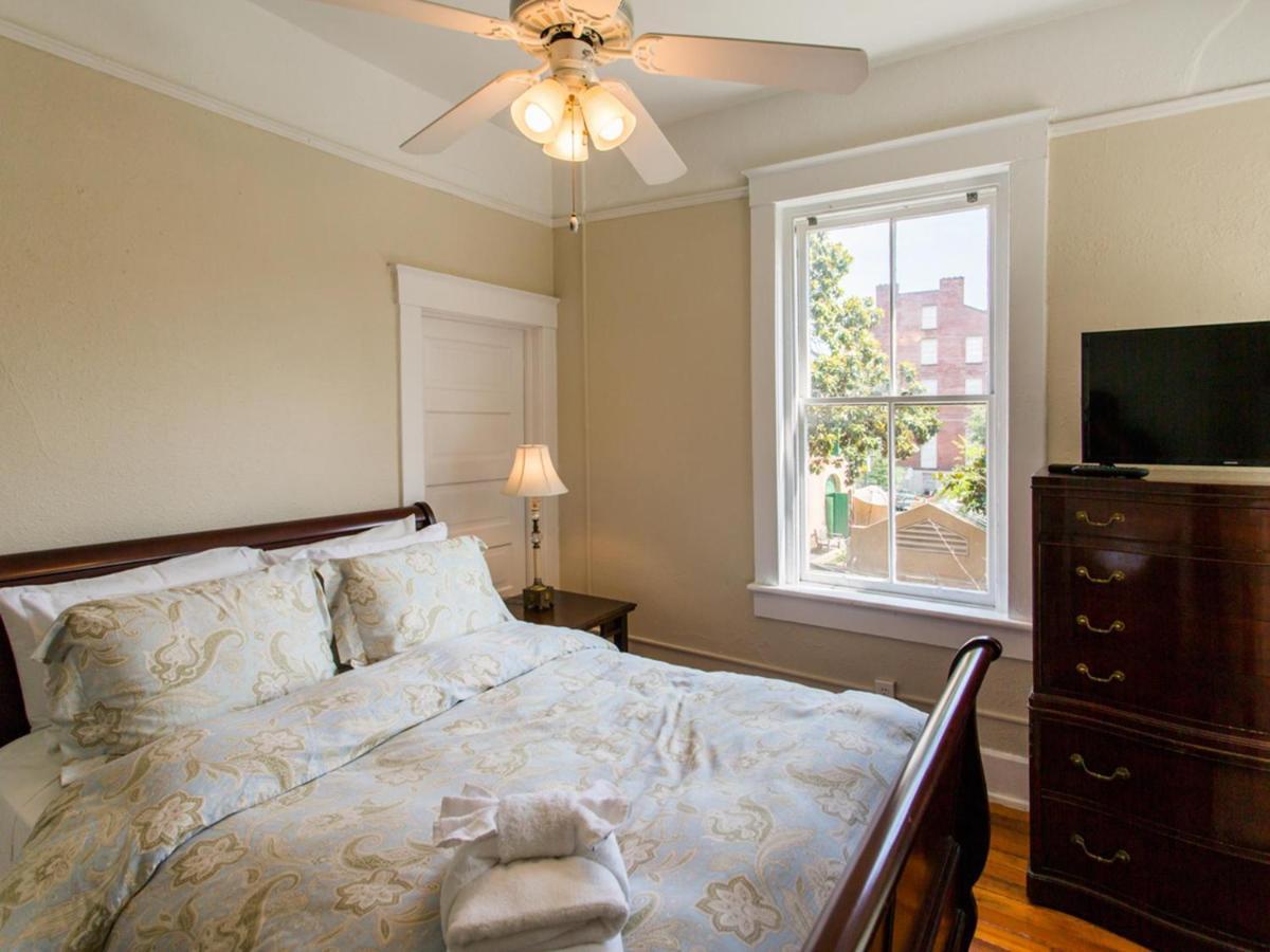 Linda'S On Lincoln Apartment Savannah Bagian luar foto