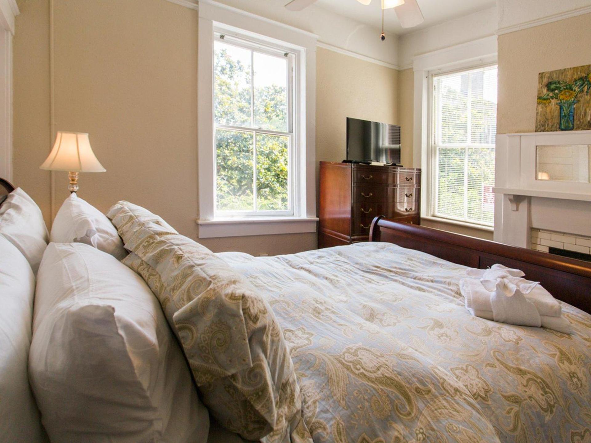 Linda'S On Lincoln Apartment Savannah Bagian luar foto