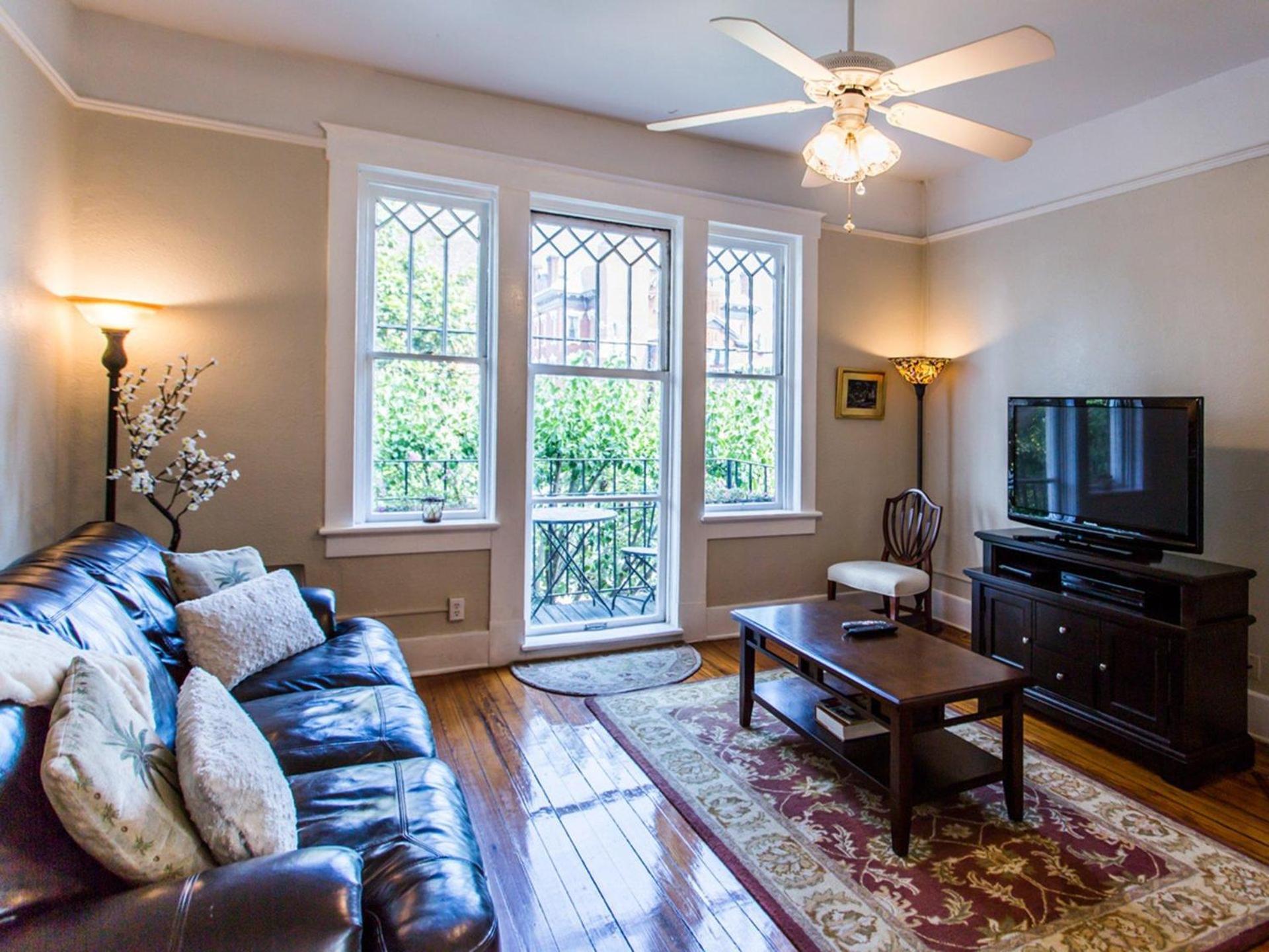 Linda'S On Lincoln Apartment Savannah Bagian luar foto